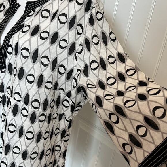 Lily Stanhope Woman Linen Tunic Plus Size 1X  Geometric Black Cream Classy Top - Picture 8 of 15